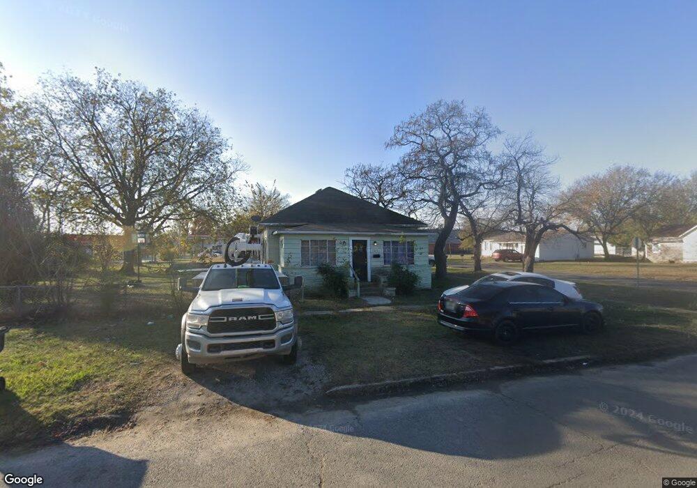 1211 W Trudgeon St, Henryetta, OK 74437 - photo 1
