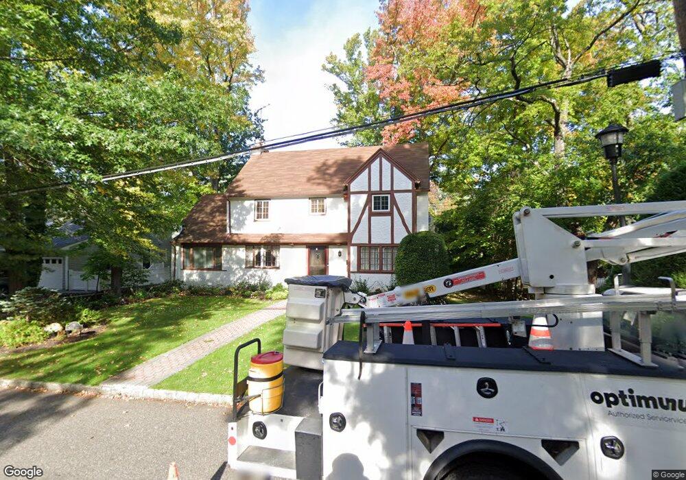 11 Shadow Ln, Great Neck, NY 11021 - photo 1