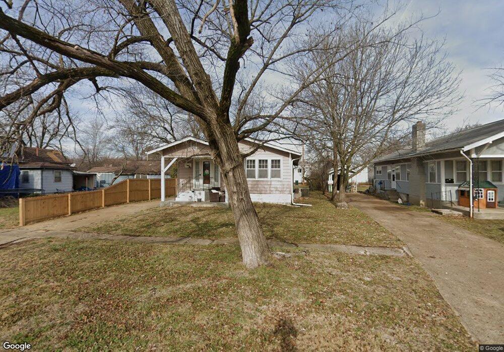 1521 Thornton Ave, Parsons, KS 67357 - photo 1
