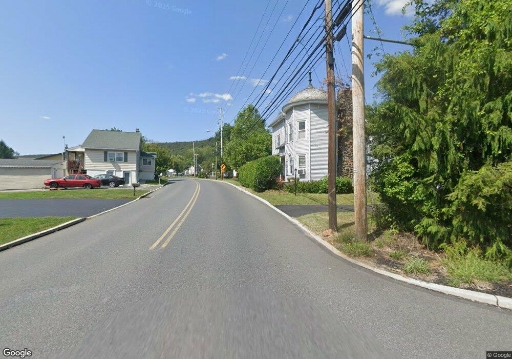 725 Alpha Rd, Wind Gap, PA 18091 - photo 1