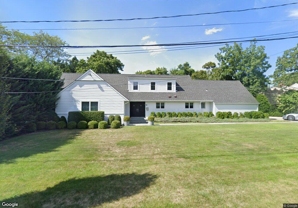 400 Mistletoe Way, Lawrence, NY 11559 - photo 1