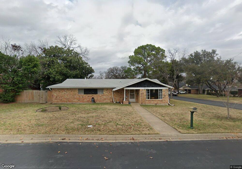 700 Edgehill Dr, Hurst, TX 76053 - photo 1