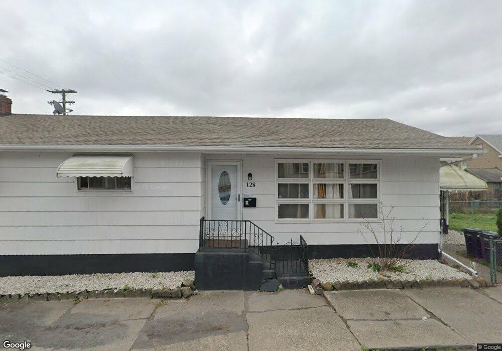 128 W 5th St, Hazleton, PA 18201 - photo 1