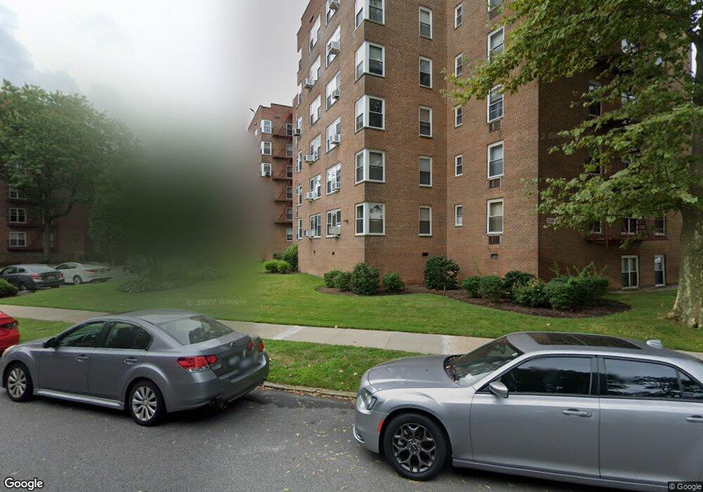 20920 18th Ave unit 3G, Bayside, NY 11360 - photo 1