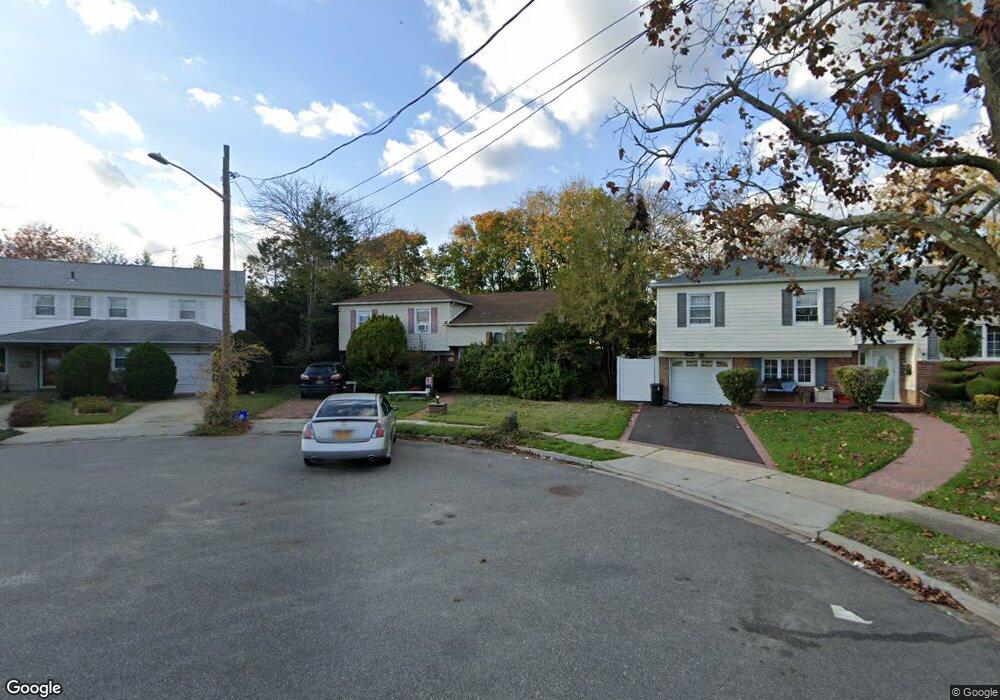 2876 Sylvan Ct, Oceanside, NY 11572 - photo 1