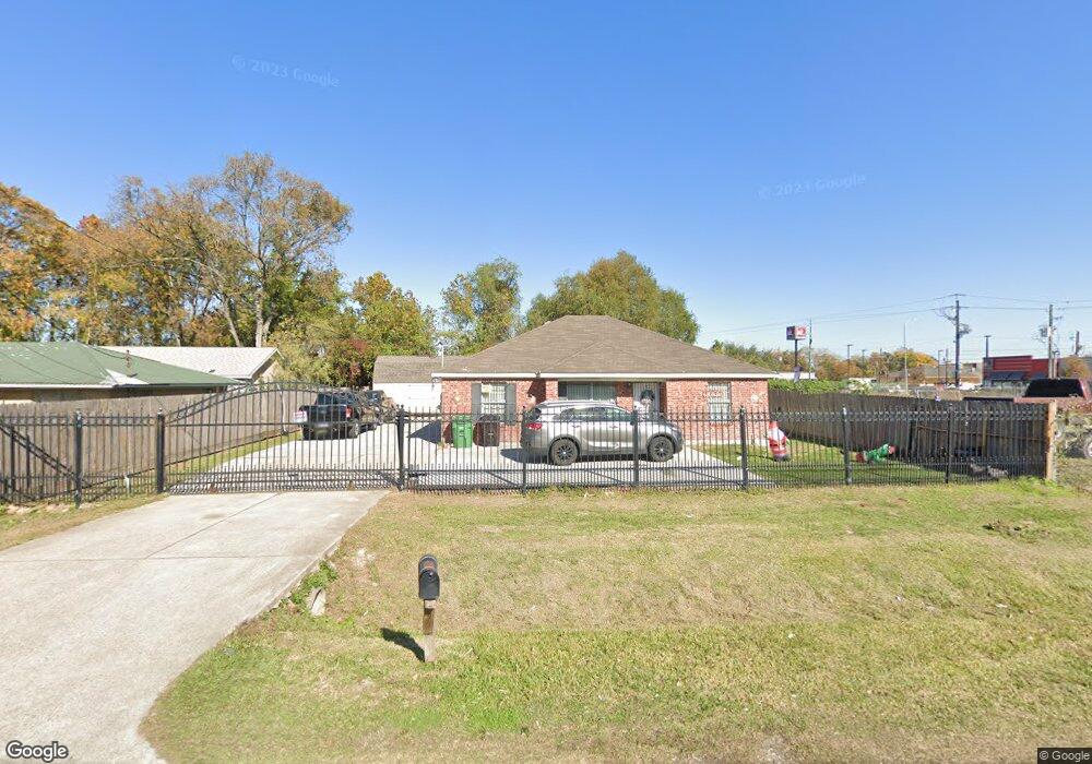 2135 Pine Tree Dr, Houston, TX 77093 - photo 1