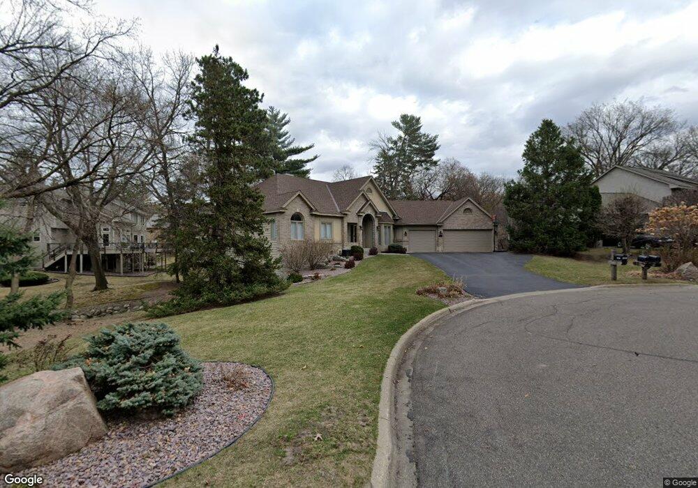 14921 Richards Dr W, Minnetonka, MN 55345 - photo 1