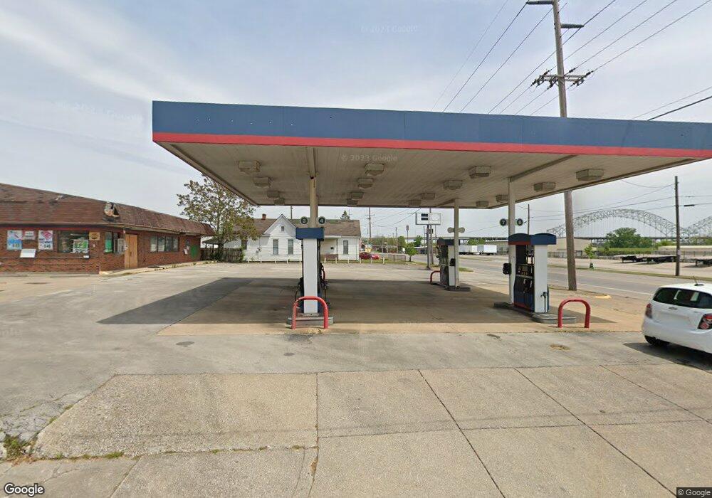 624 W Main St, New Albany, IN 47150 - photo 1