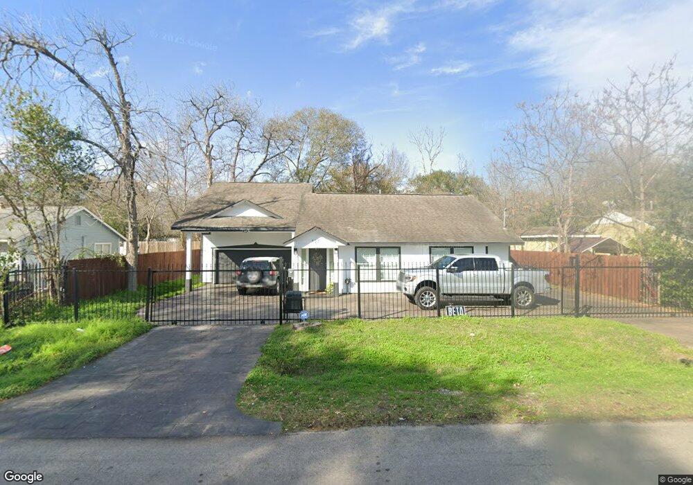 527 Plymouth St, Houston, TX 77022 - photo 1
