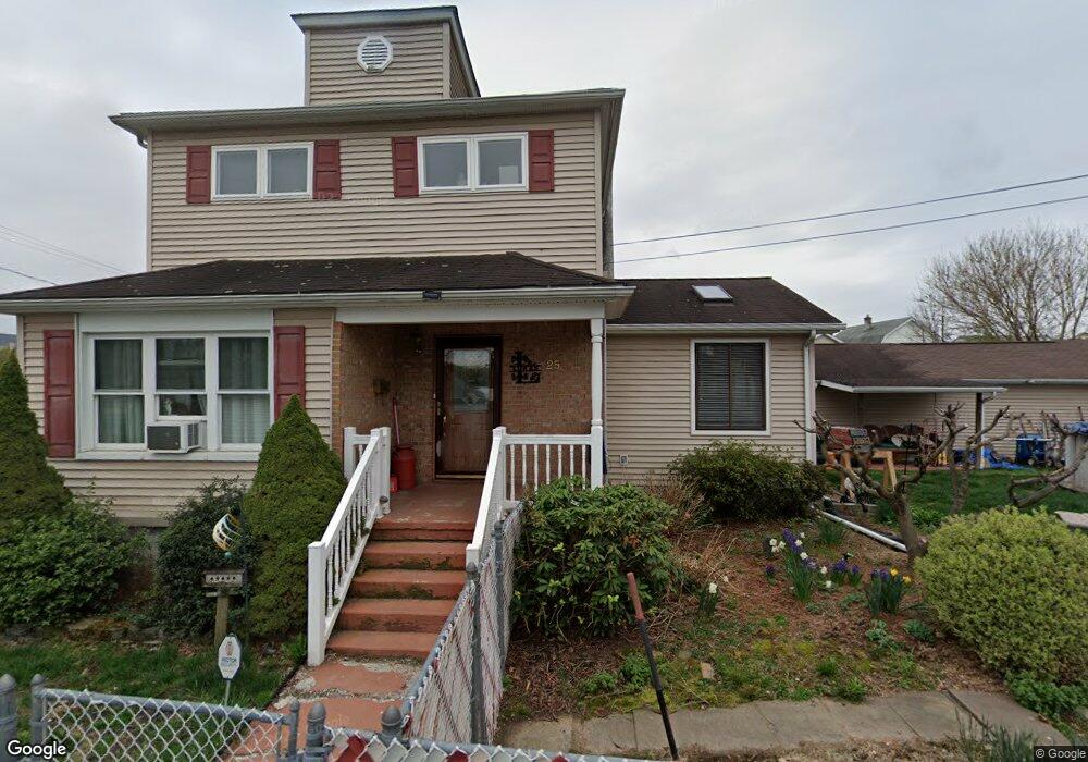 25 Farrell Ln, Wilkes Barre, PA 18705 - photo 1