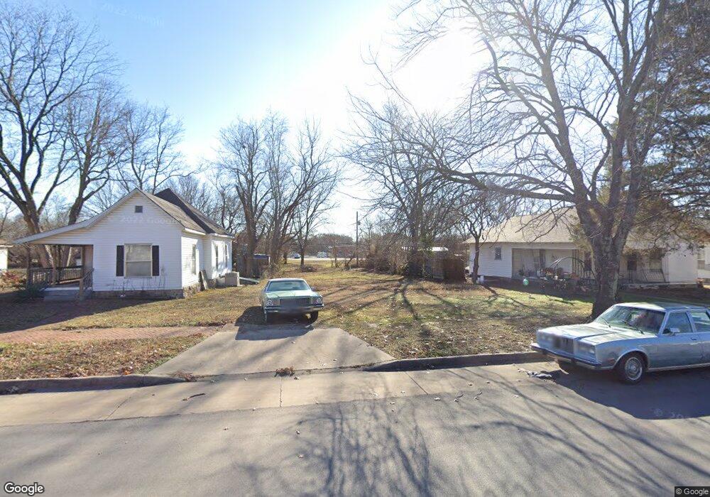 2014 Appleton Ave, Parsons, KS 67357 - photo 1