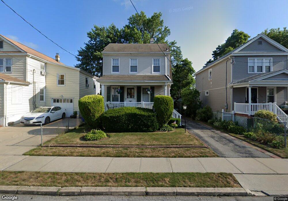 25 Wood Ln, Valley Stream, NY 11581 - photo 1