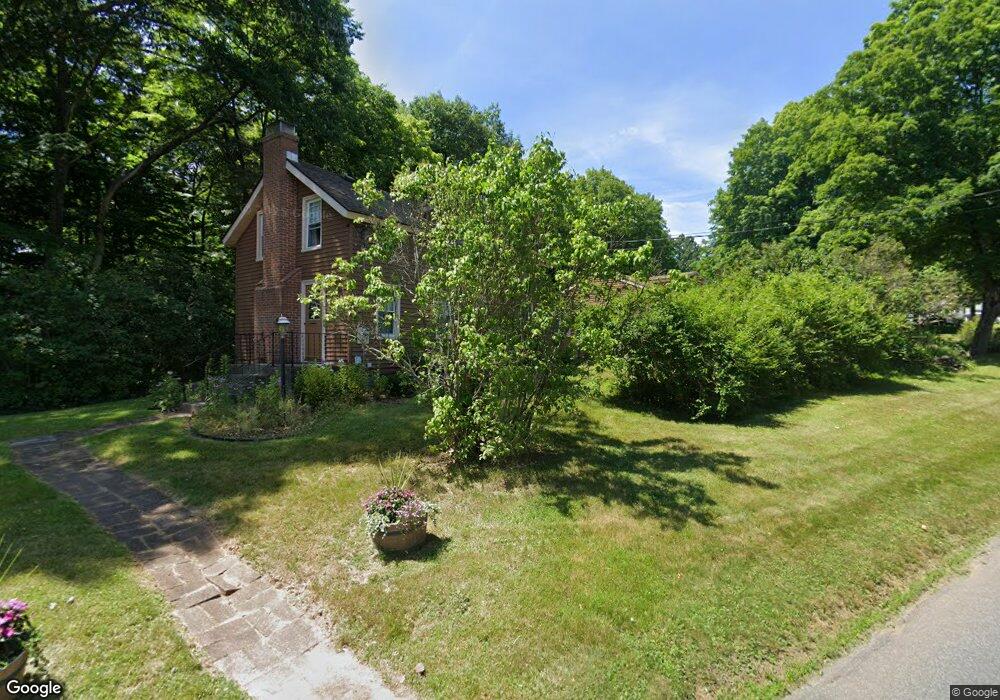 131 Duncaster Rd, Bloomfield, CT 06002 - photo 1