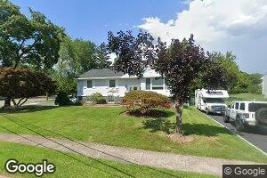 2 Carlson Ct, Closter, NJ 07624