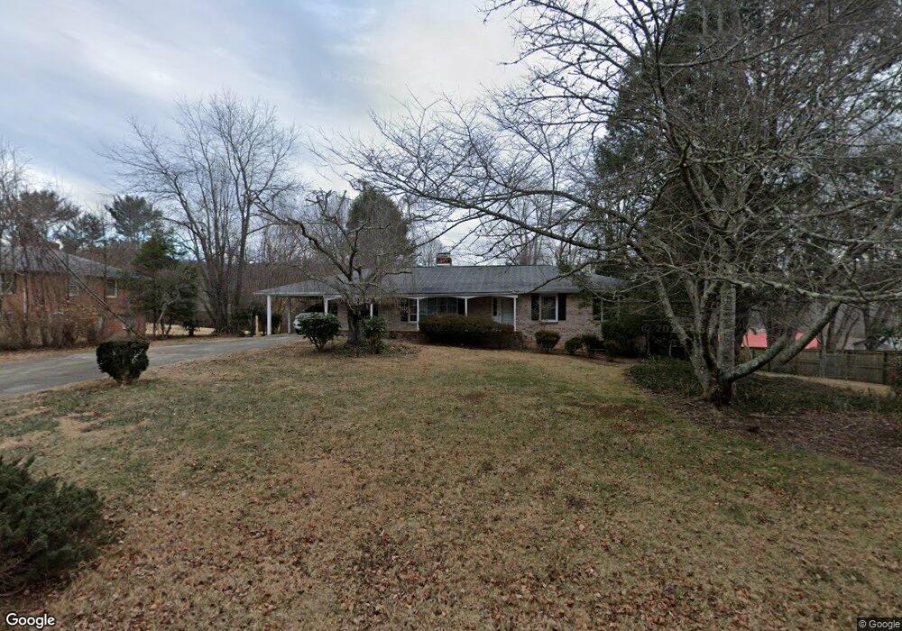 138 Wynnbrook Dr, Hendersonville, NC 28792 - photo 1