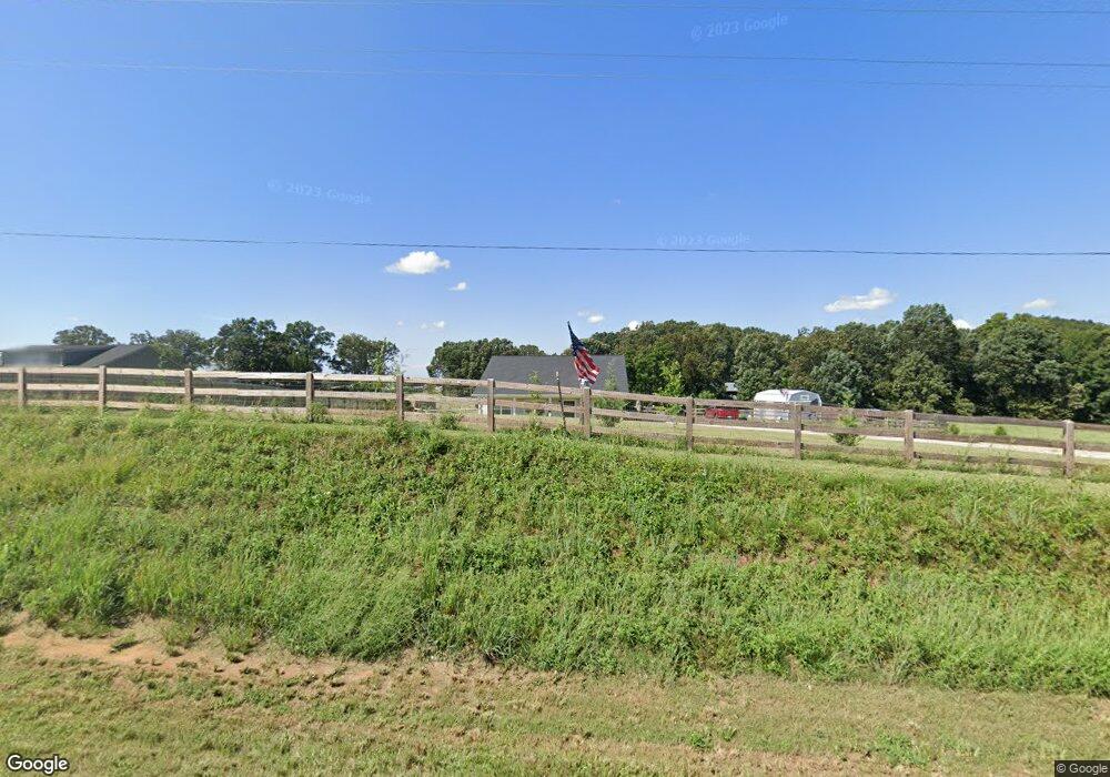 5177 Sandy Cross Rd, Carnesville, GA 30521 - photo 1