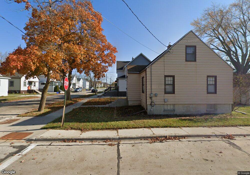 1821 20th St, Two Rivers, WI 54241 - photo 1