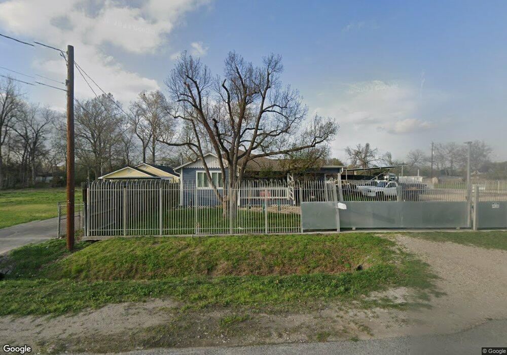 866 Wall St, Houston, TX 77088 - photo 1