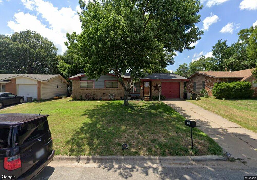 325 Fleming Dr, Hurst, TX 76053 - photo 1