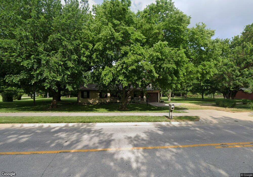 5647 SW Wanamaker Rd, Topeka, KS 66610 - photo 1