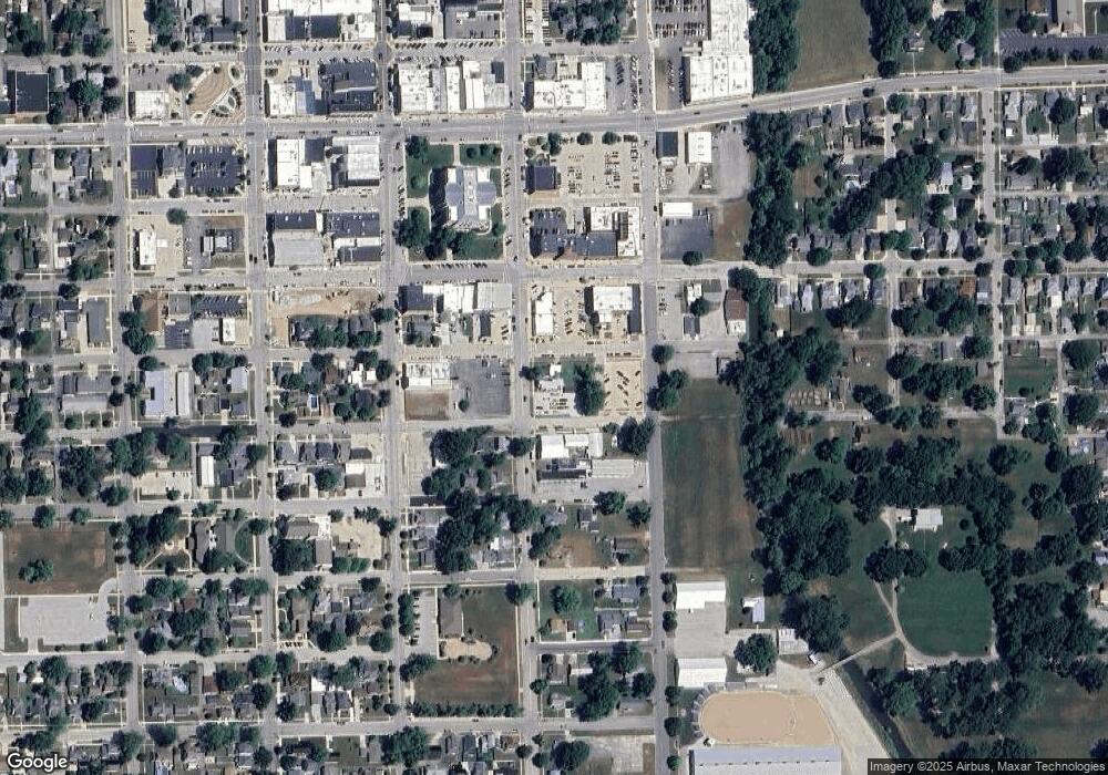 404 S Cedar St, Auburn, IN 46706 - photo 1