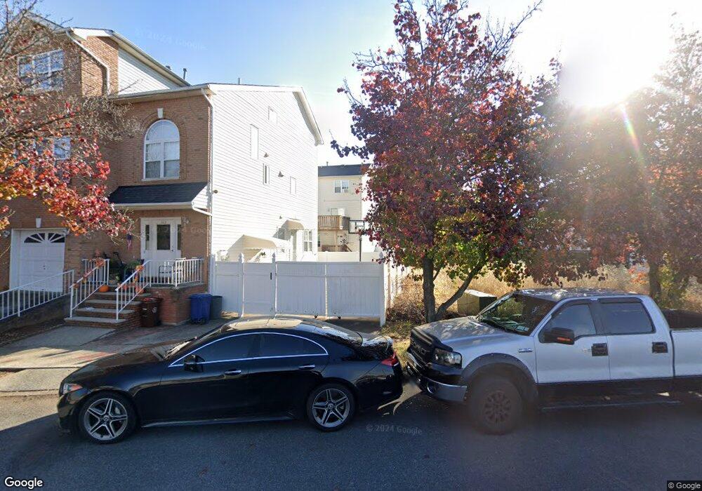 2 Daniella Ct, Staten Island, NY 10314 - photo 1