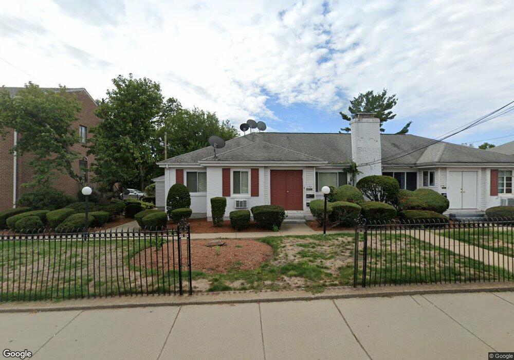 174 River St unit 174, Waltham, MA 02453 - photo 1