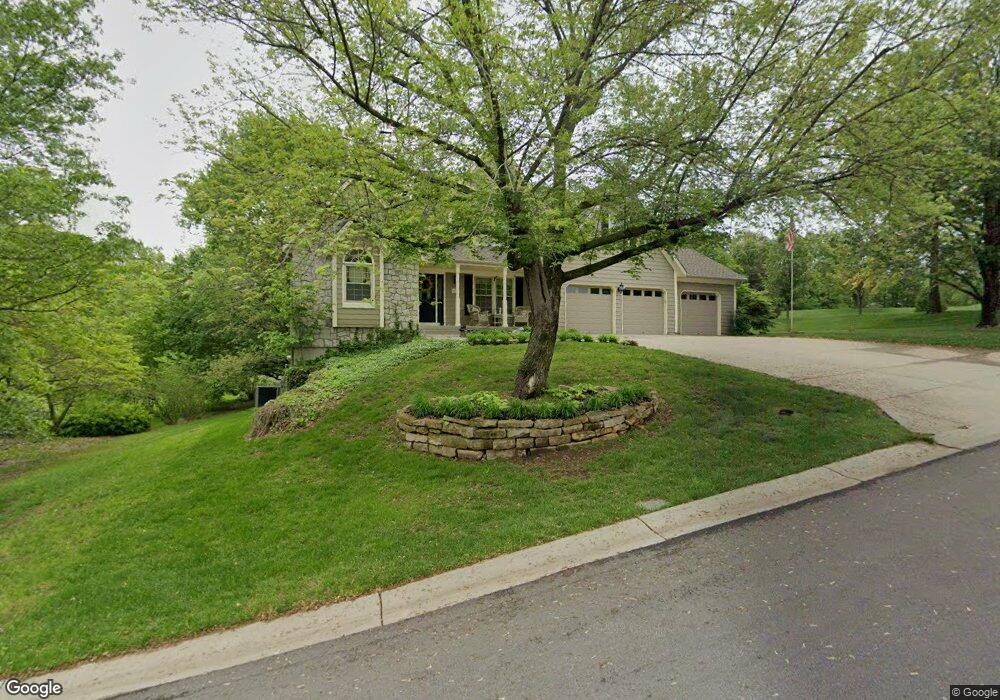 5017 Summit St, Shawnee, KS 66216 - photo 1