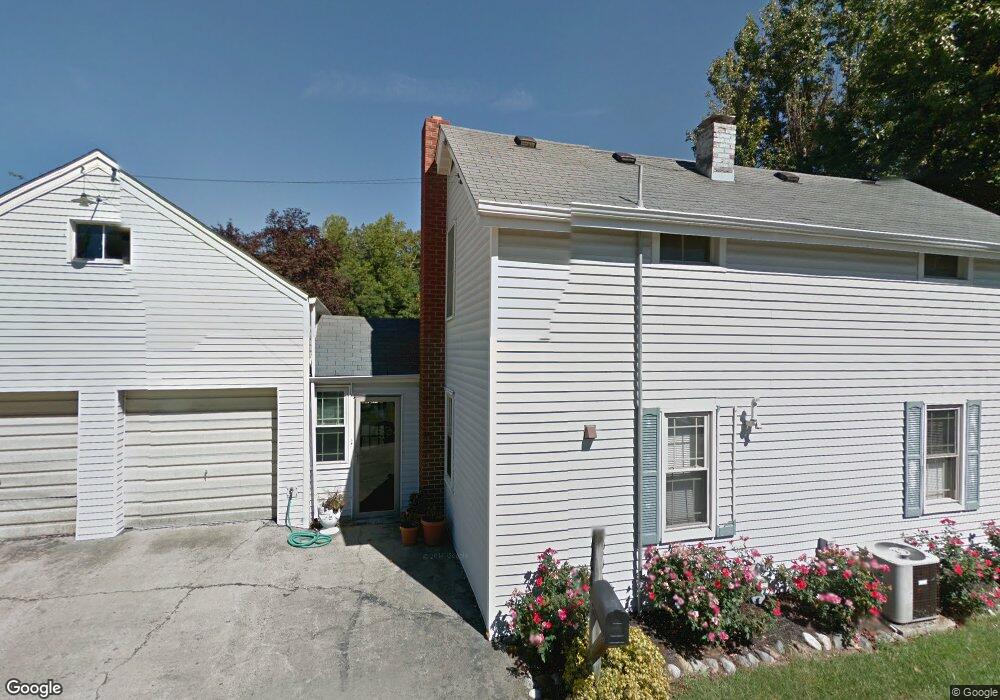 904 Locust Ave, Batesville, IN 47006 - photo 1