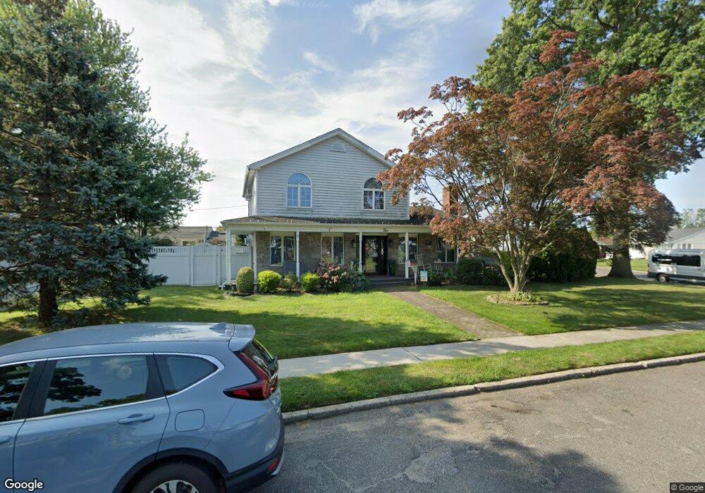 2 Shubert Ln, Bethpage, NY 11714 - photo 1
