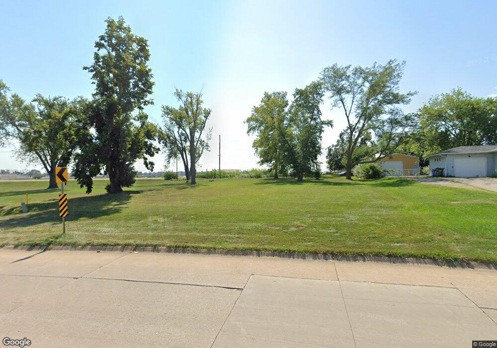 3721 Wilson Ave SW, Cedar Rapids, IA 52404 - photo 1