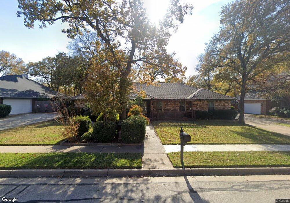 1420 Donna Ln, Bedford, TX 76022 - photo 1