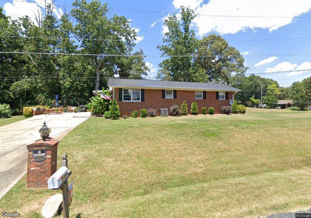 1120 Lindale Dr, Asheboro, NC 27205 - photo 1