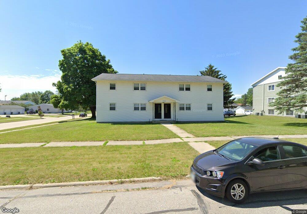 2322 W 3rd St unit A, Cedar Falls, IA 50613 - photo 1