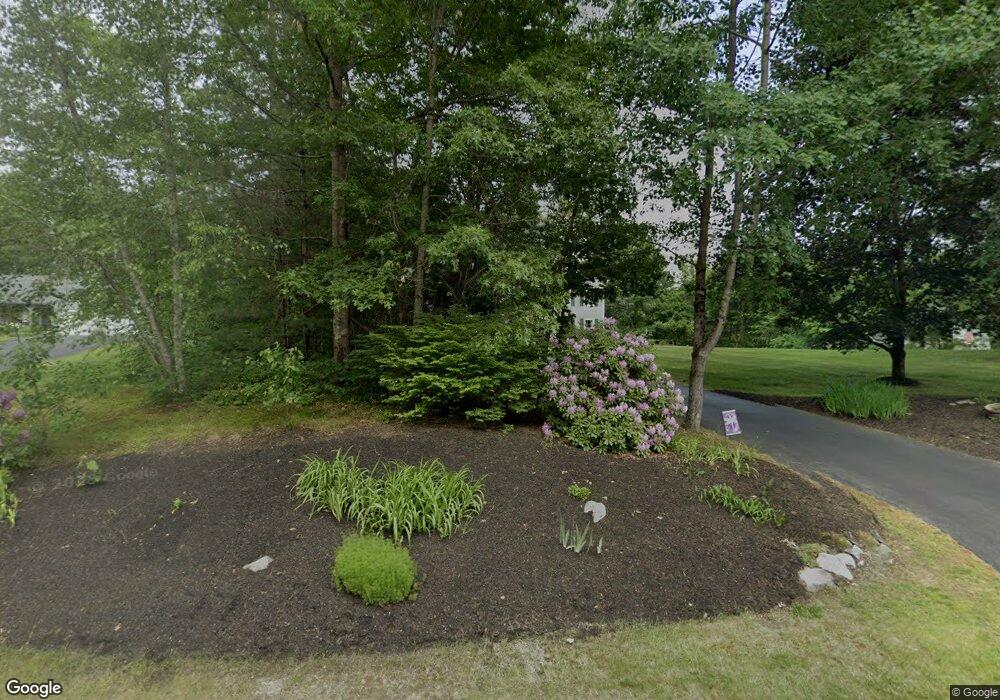 39 Locke Mill Dr, Litchfield, NH 03052 - photo 1