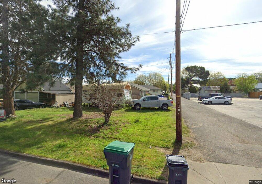 130 S 5th St, Central Point, OR 97502 - photo 1