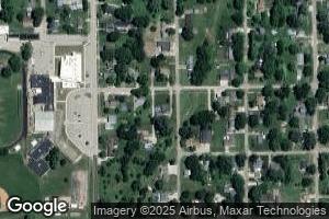 110 E 9th St, Delavan, IL 61734