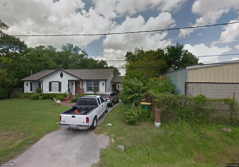 3905 3rd St, Pearland, TX 77581 - photo 1