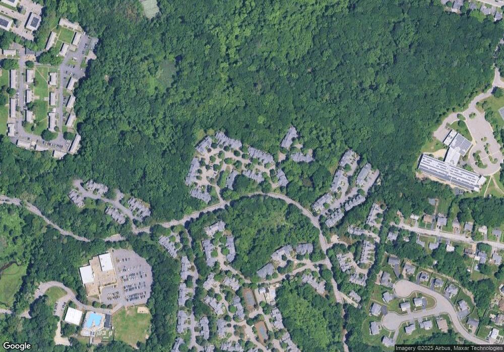 53 Bishops Forest Dr unit 53,53, Waltham, MA 02452 - photo 1