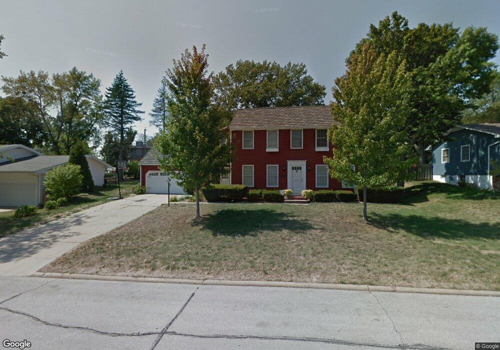 183 Summit Dr, Cedar Falls, IA 50613 - photo 1