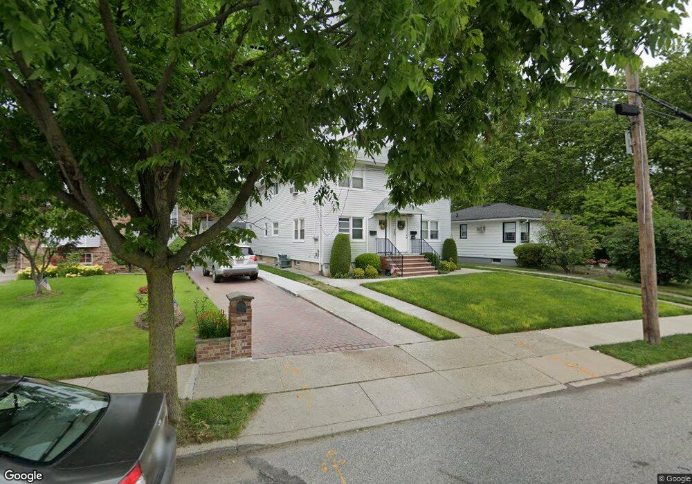 1263 N Railroad Ave, Staten Island, NY 10306 - photo 1