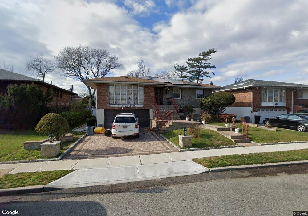 735 Bunker Rd, Valley Stream, NY 11581 - photo 1