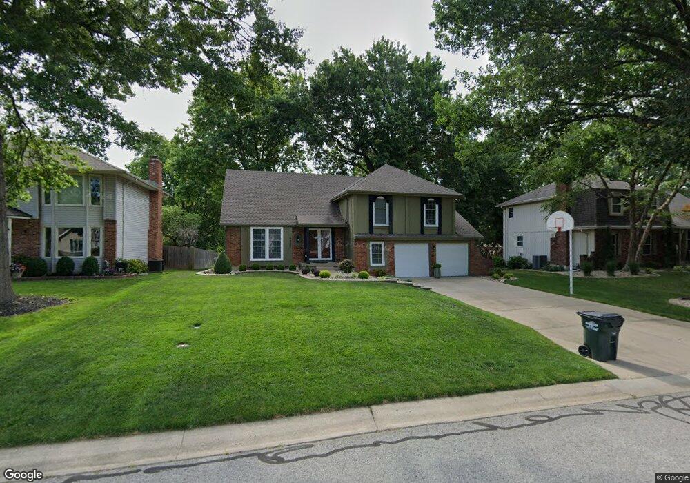 6927 Widmer Rd, Shawnee, KS 66216 - photo 1