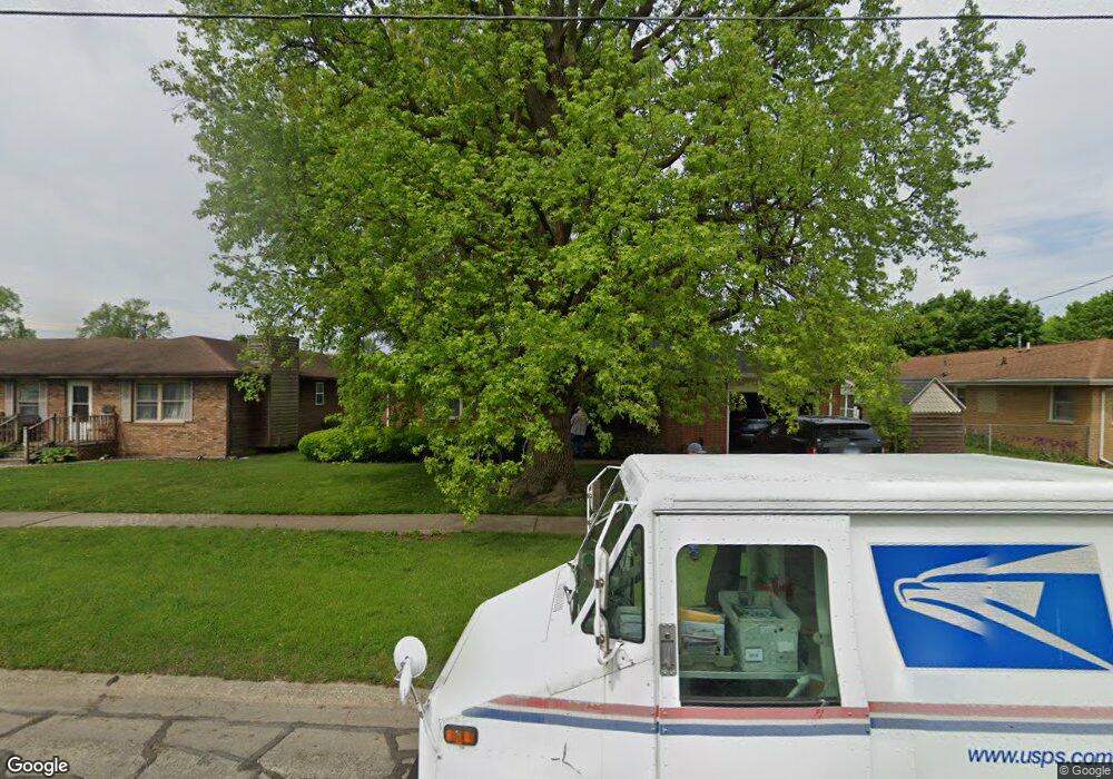 1305 S 9th St, Mattoon, IL 61938 - photo 1