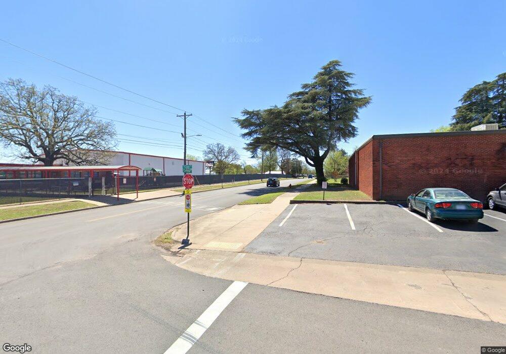 207 W Clay St, Tahlequah, OK 74464 - photo 1