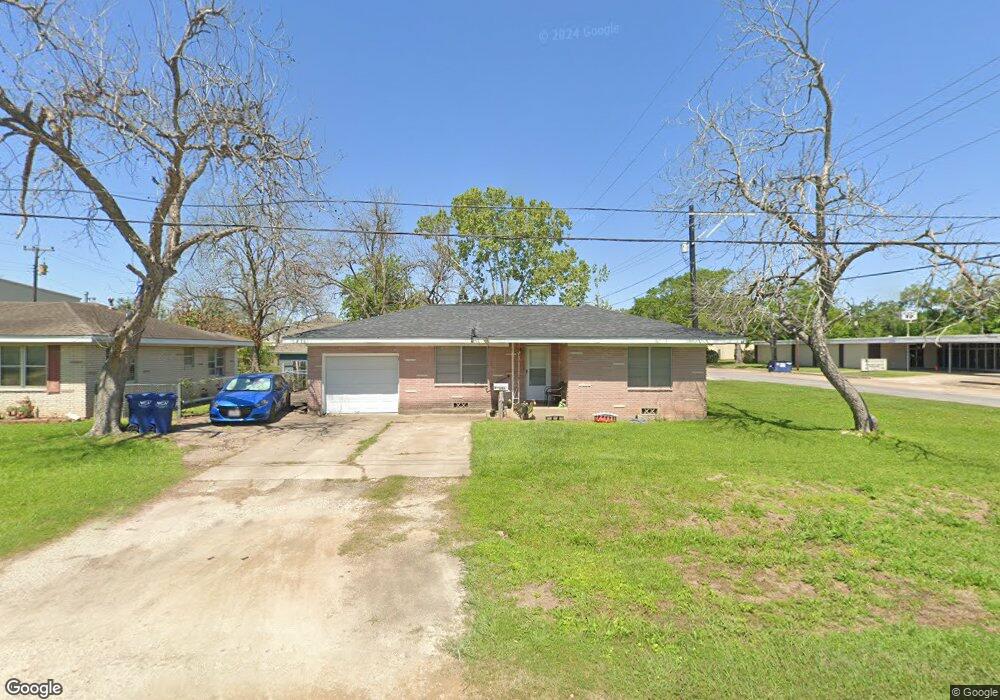 1717 13th St, Bay City, TX 77414 - photo 1