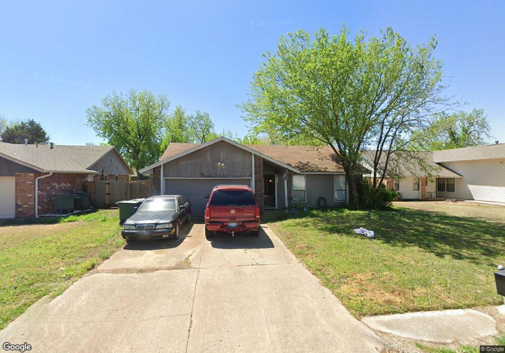 1308 Swan Lake Rd, Edmond, OK 73003 - photo 1