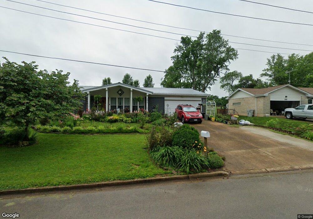 202 Aldergate St, Farmington, MO 63640 - photo 1