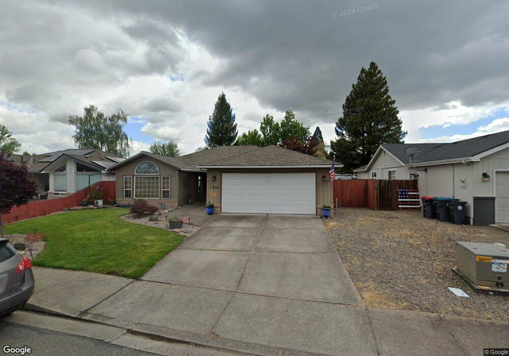 1208 Heather Ln, Central Point, OR 97502 - photo 1