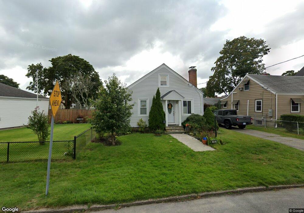 135 Crescent Rd, Pawtucket, RI 02861 - photo 1